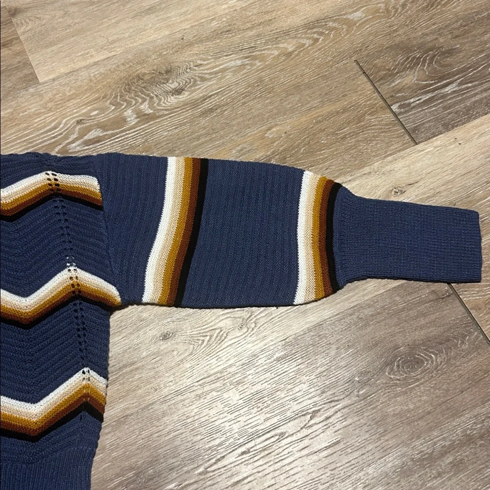 Navy Chevron Knit Sweater💥